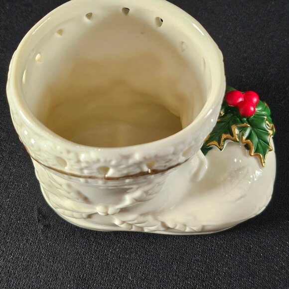 Rare: International Bazaar Porcelain Collectibles Holly. Mini White Santa Boot - Picture 7 of 10